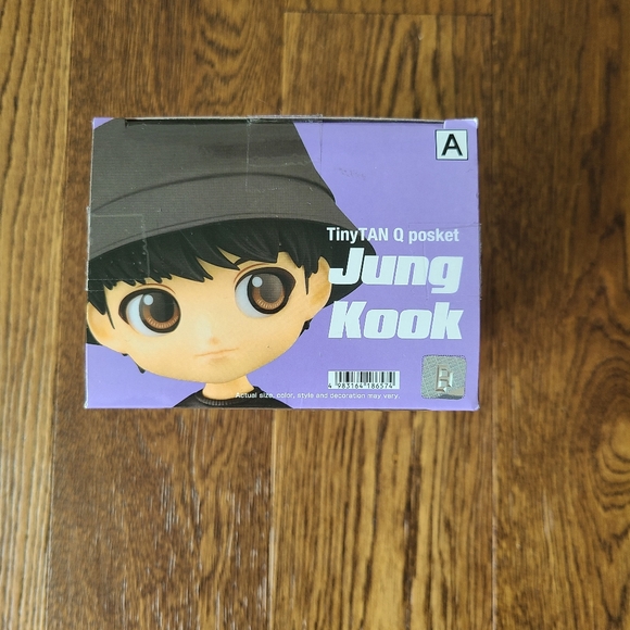 BTS Jung Kook Q Posket - Picture 3 of 3
